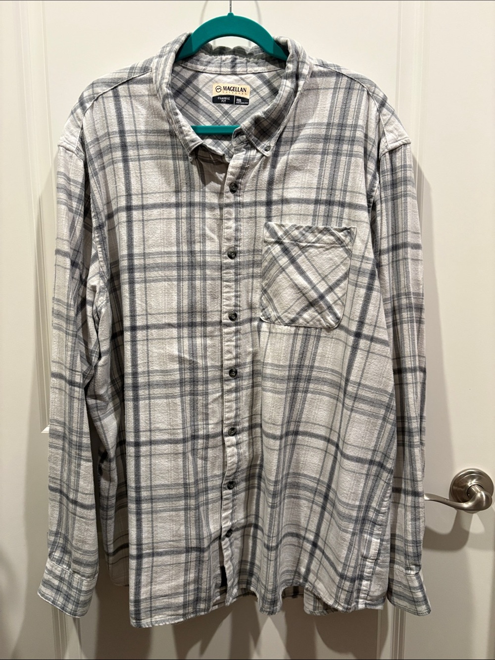 Magellan Outdoors Men's White and Gray Plaid Button-Down Shirt
